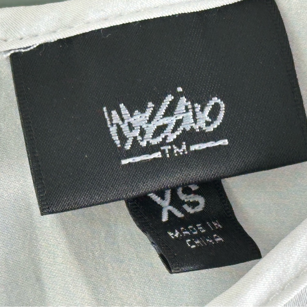 Mossimo white top